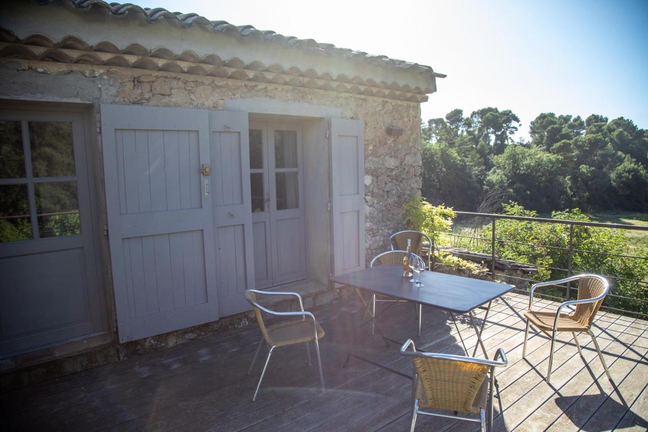 Domaine Les Perpetus Villa La Tour-d'Aigues Exterior photo